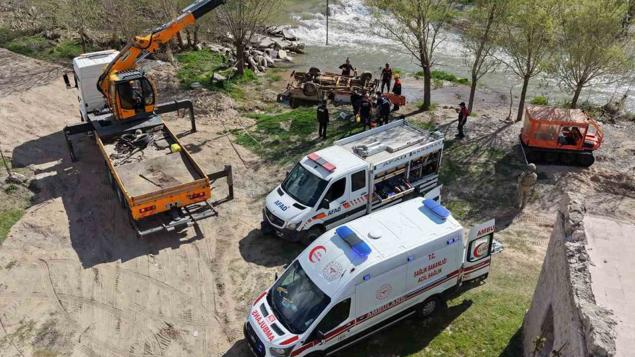 Görenler gerçek sandı... Dev kayaların gölgesinde olağanüstü hareketlilik