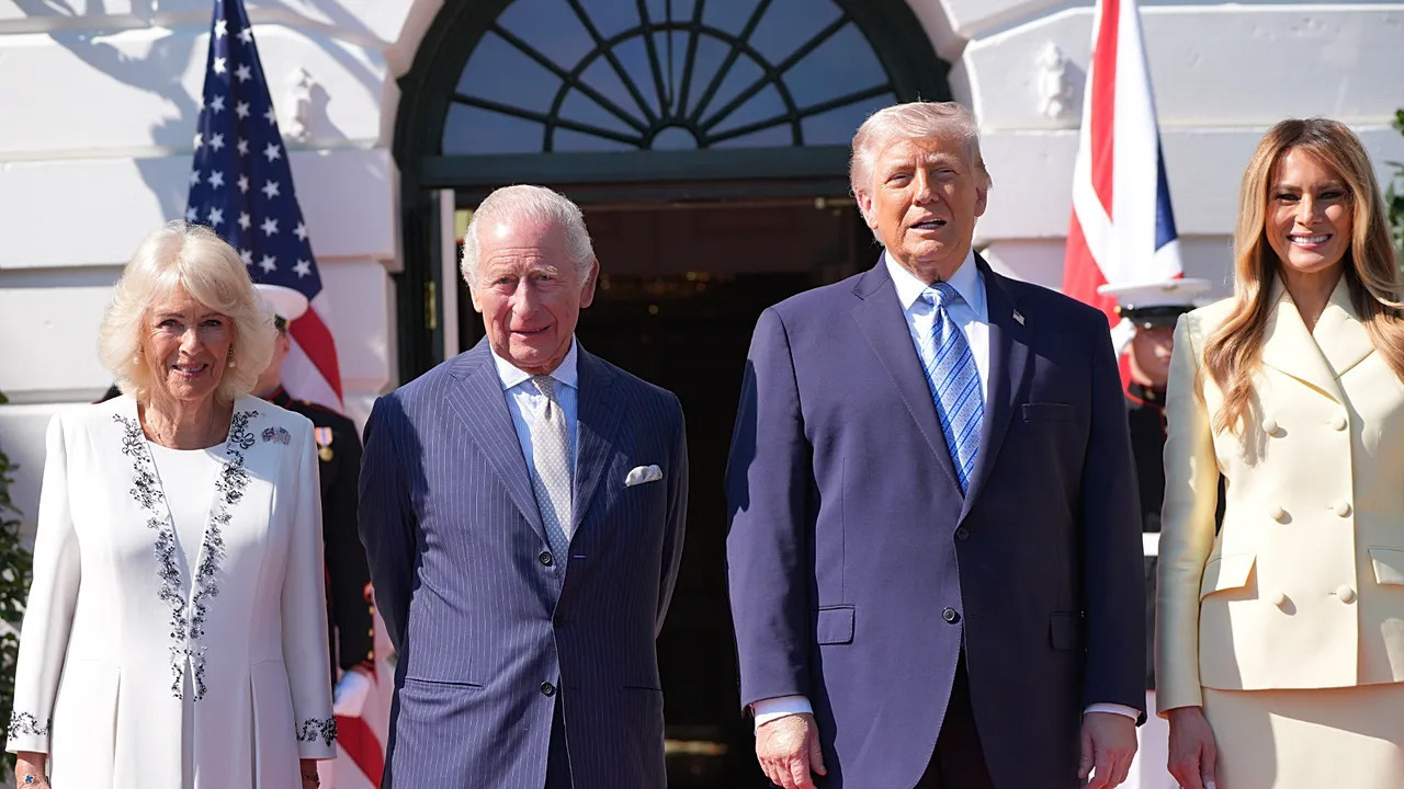 İngiltere Kralı III. Charles 11 Eylül Anıtı’nı ziyaret etti