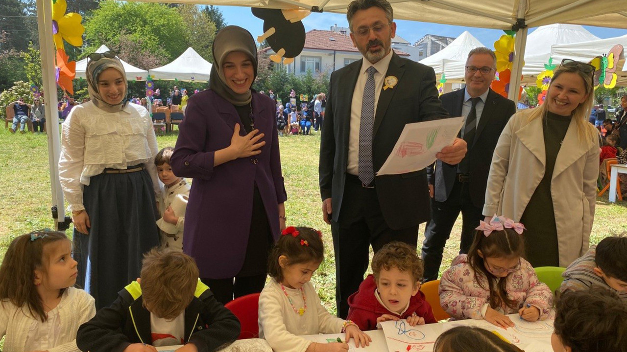 Minik öğrenciler hayallerini kağıda çizdi