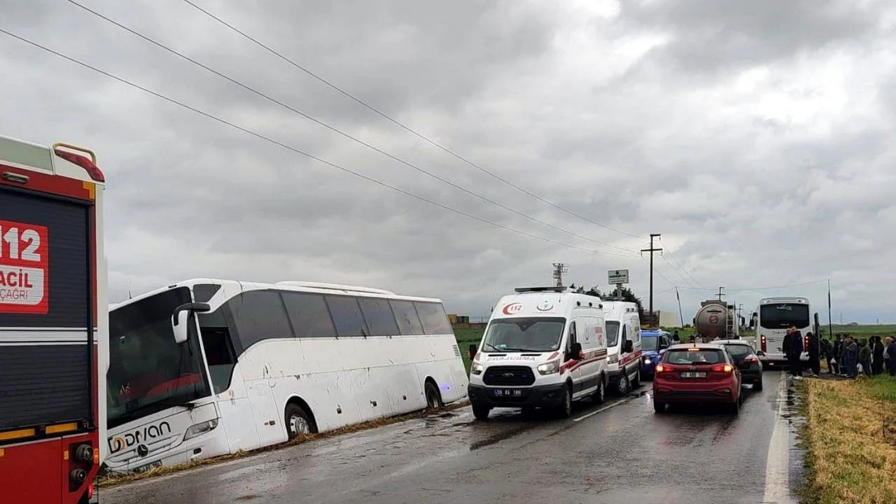 1 Mayıs'a giden işçileri taşıyan otobüs yoldan çıktı: 1 yaralı