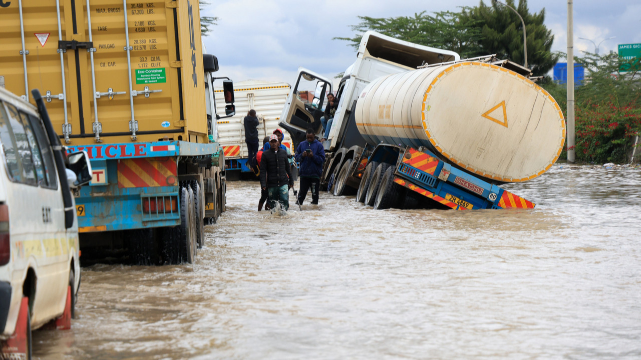 Nairobi’de sel felaketi: Evler sular altında kaldı, hayat durma noktasına geldi