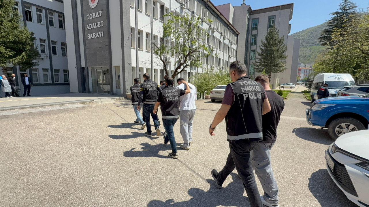 Tokat’ta 936 haplık operasyon: İki satıcı tutuklandı