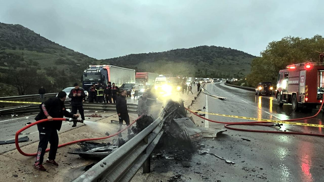 Bariyere çarpan otomobil alev aldı: 1 ölü, 1 yaralı