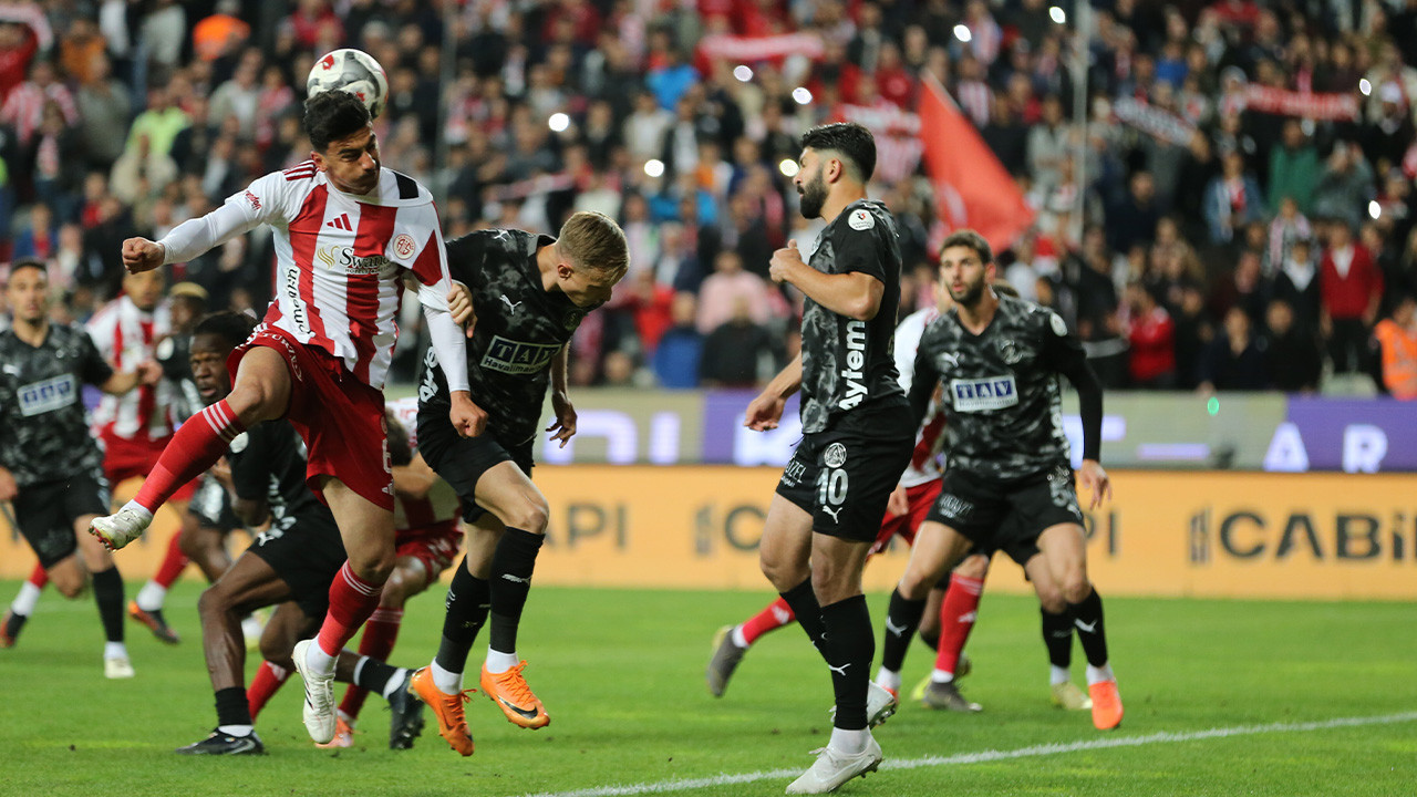 Antalya derbisinde gol sesi çıkmadı