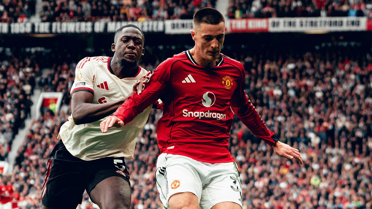 Manchester United Liverpool'u 3-2 yenerek Şampiyonlar Ligi'ni garantiledi