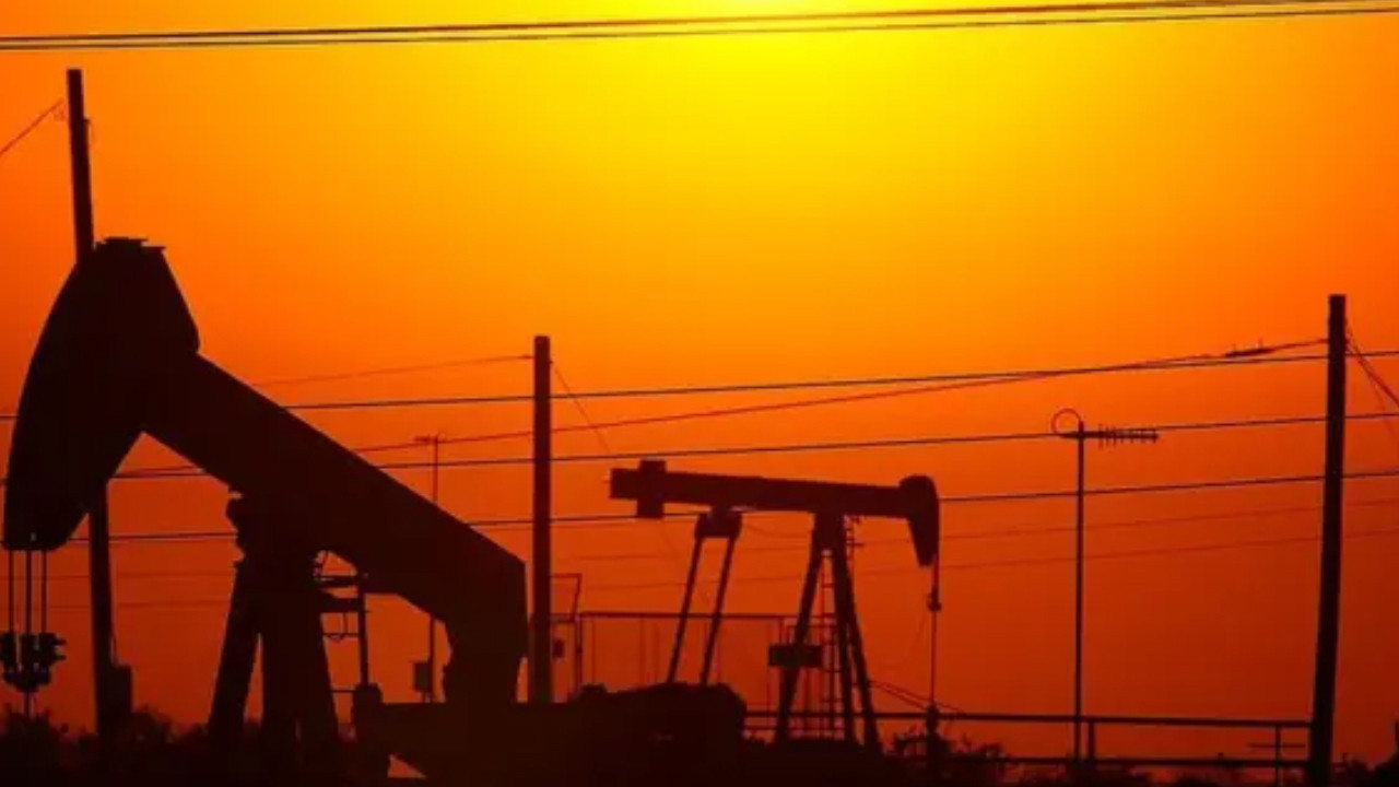 Petrol fiyatları Rusya’ya 200 milyar ruble kazandırdı