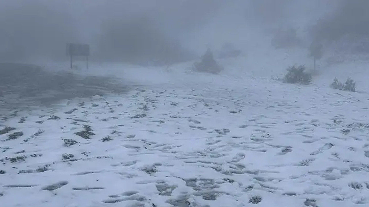 Spil Dağı’na mayısta kar yağdı