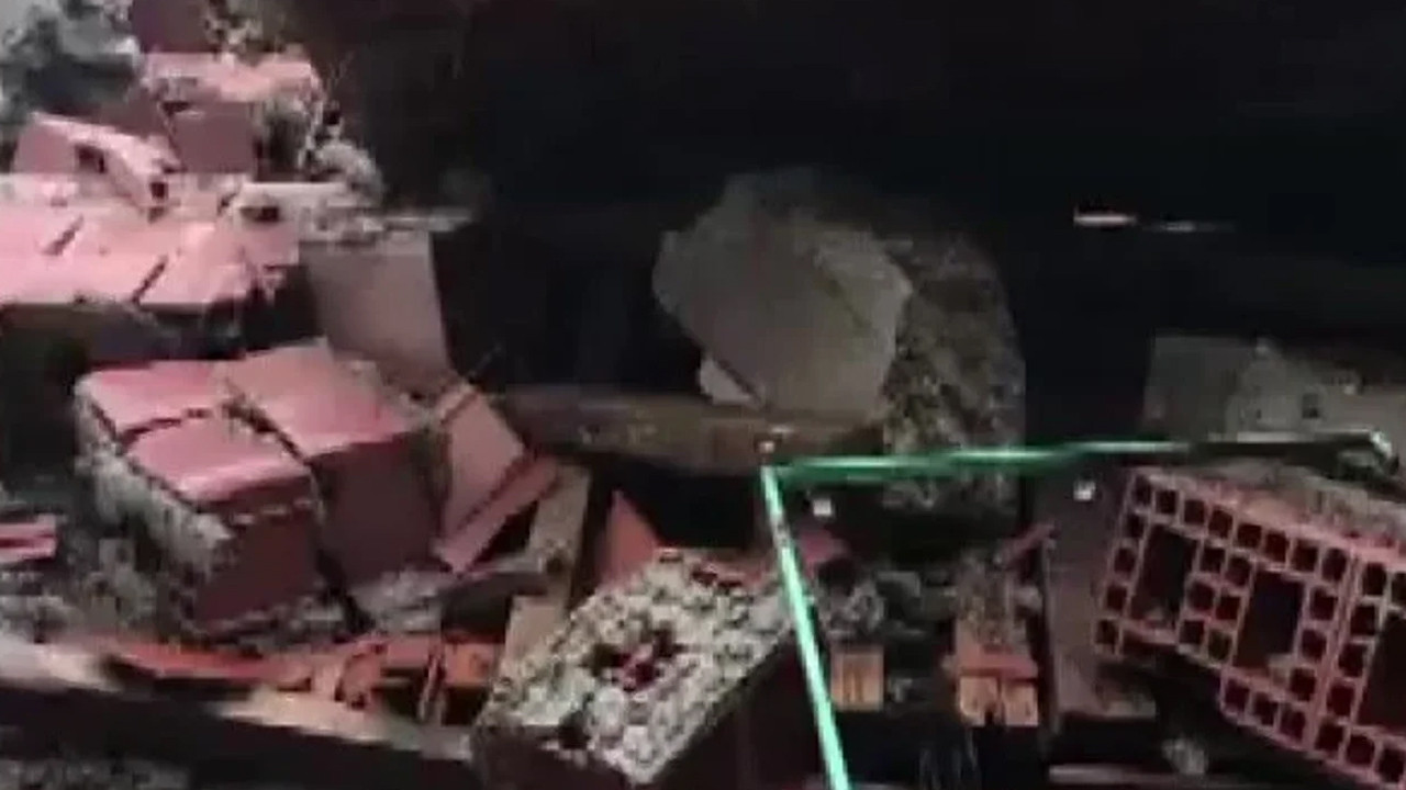 Amasya’da ahır yerle bir oldu, kadın çiftçi hayvanlarını kurtardı