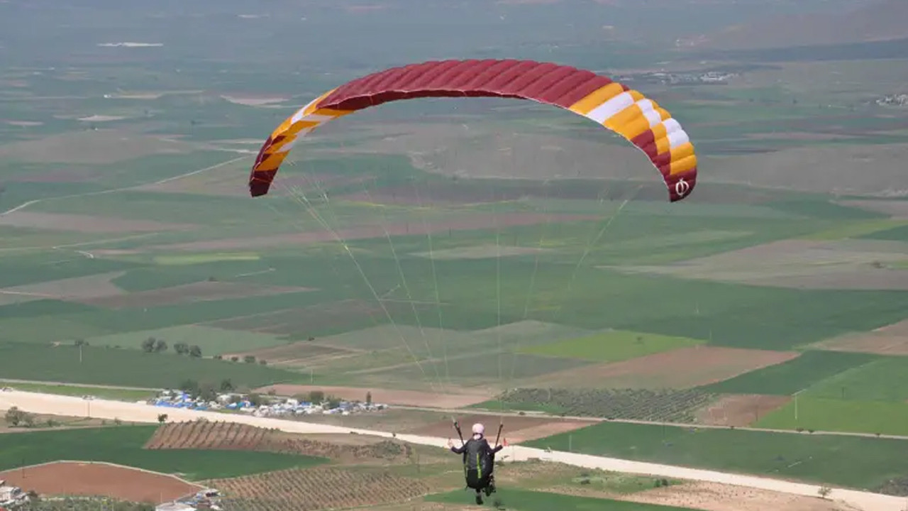Gaziantep'te düzenlenen Türkiye Yamaç Paraşütü Hedef Yarışması sona erdi