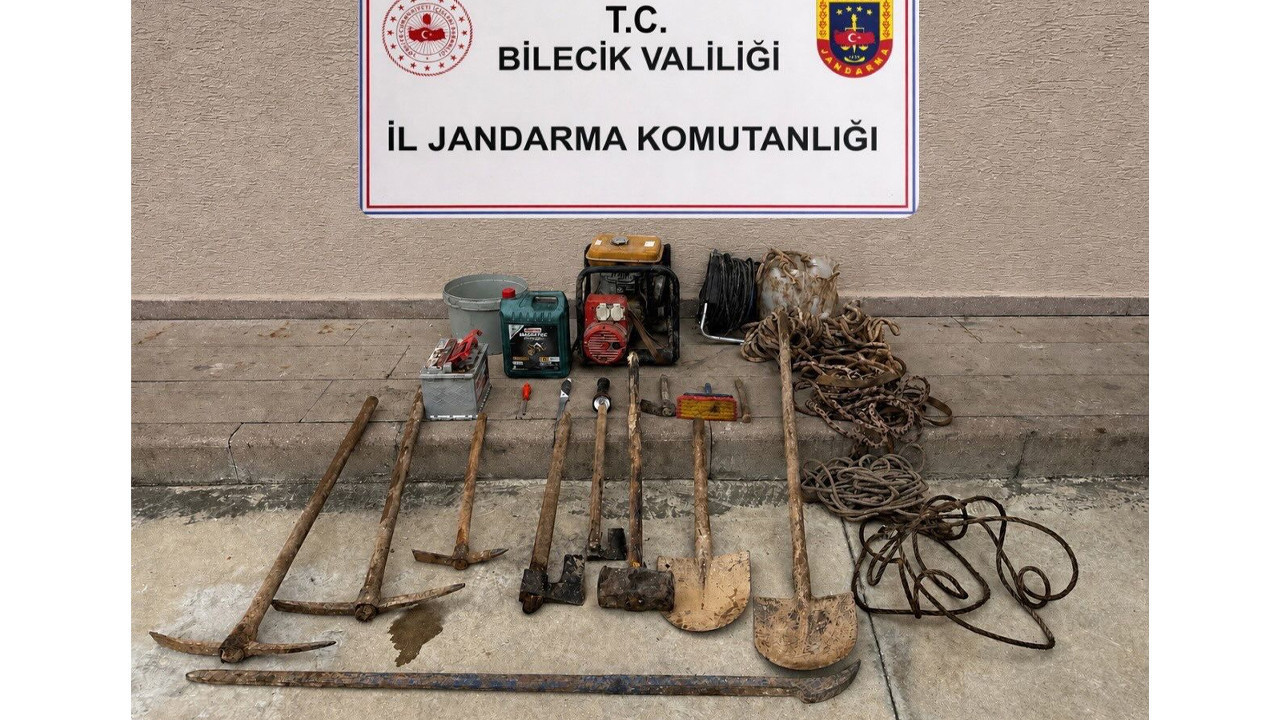 Jandarmadan defineci operasyonu 5 şahıs suçüstü yakalandı