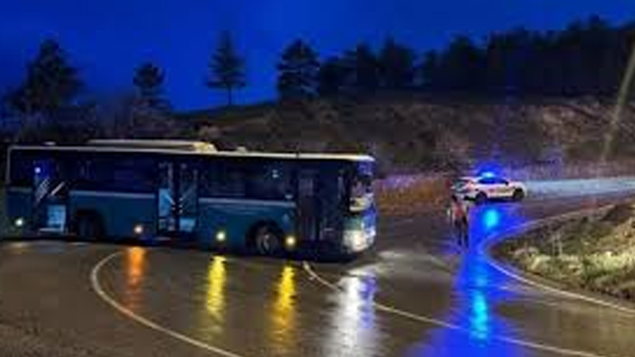 Kayseri’de alkollü şahıs çaldığı özel halk otobüsüyle kaza yaptı