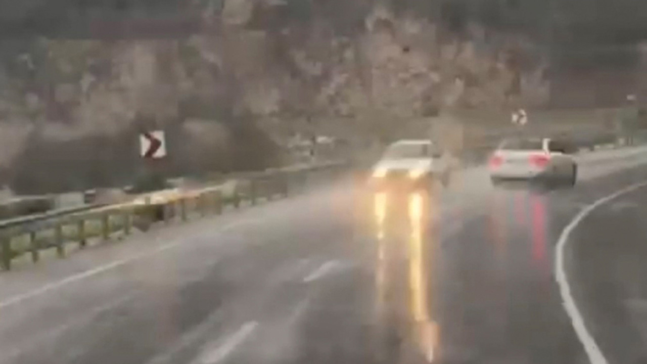 Kilometrelerce ters yönde gitti, kaza kıl payı atlatıldı