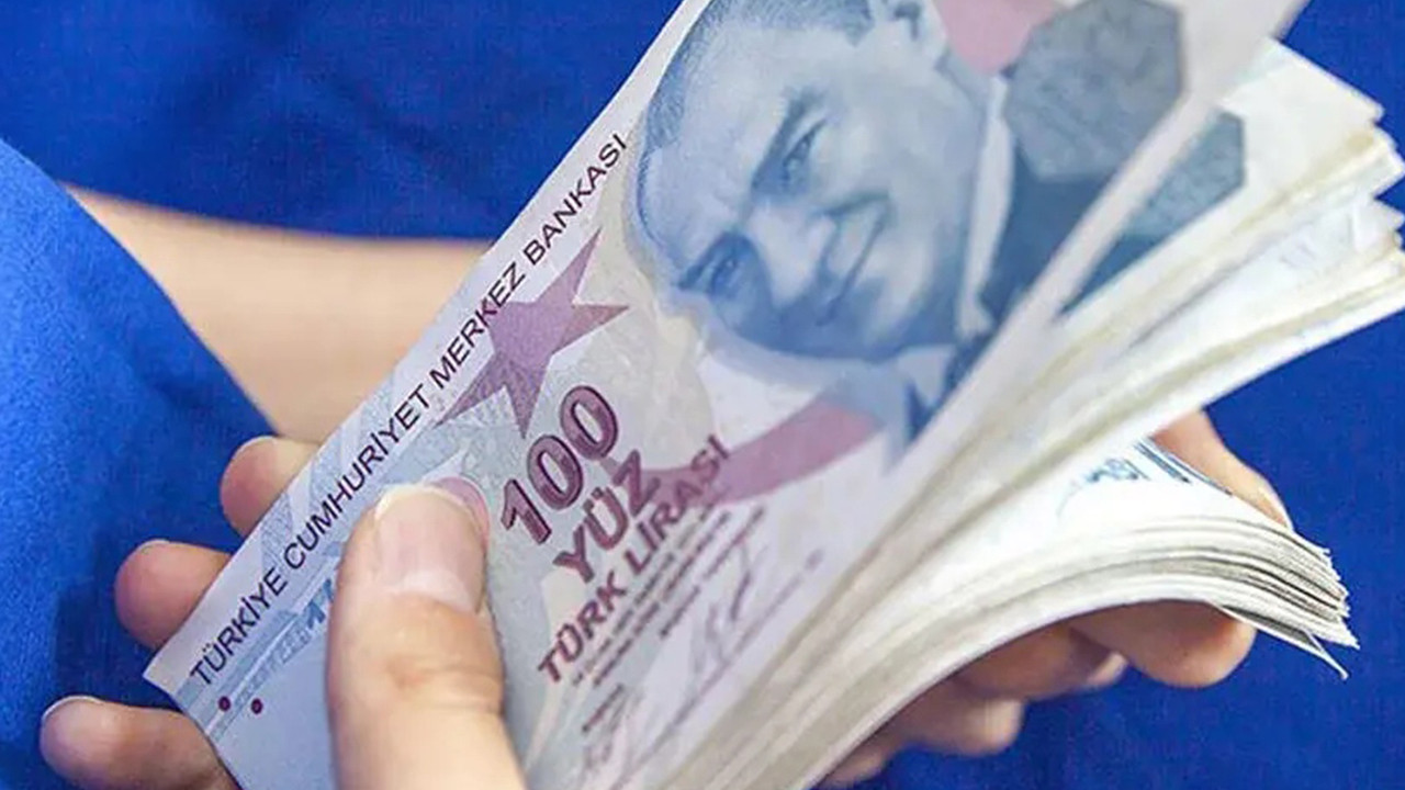 Türk lirasıyla dış ticaret dört ayda 516 milyar dolar oldu