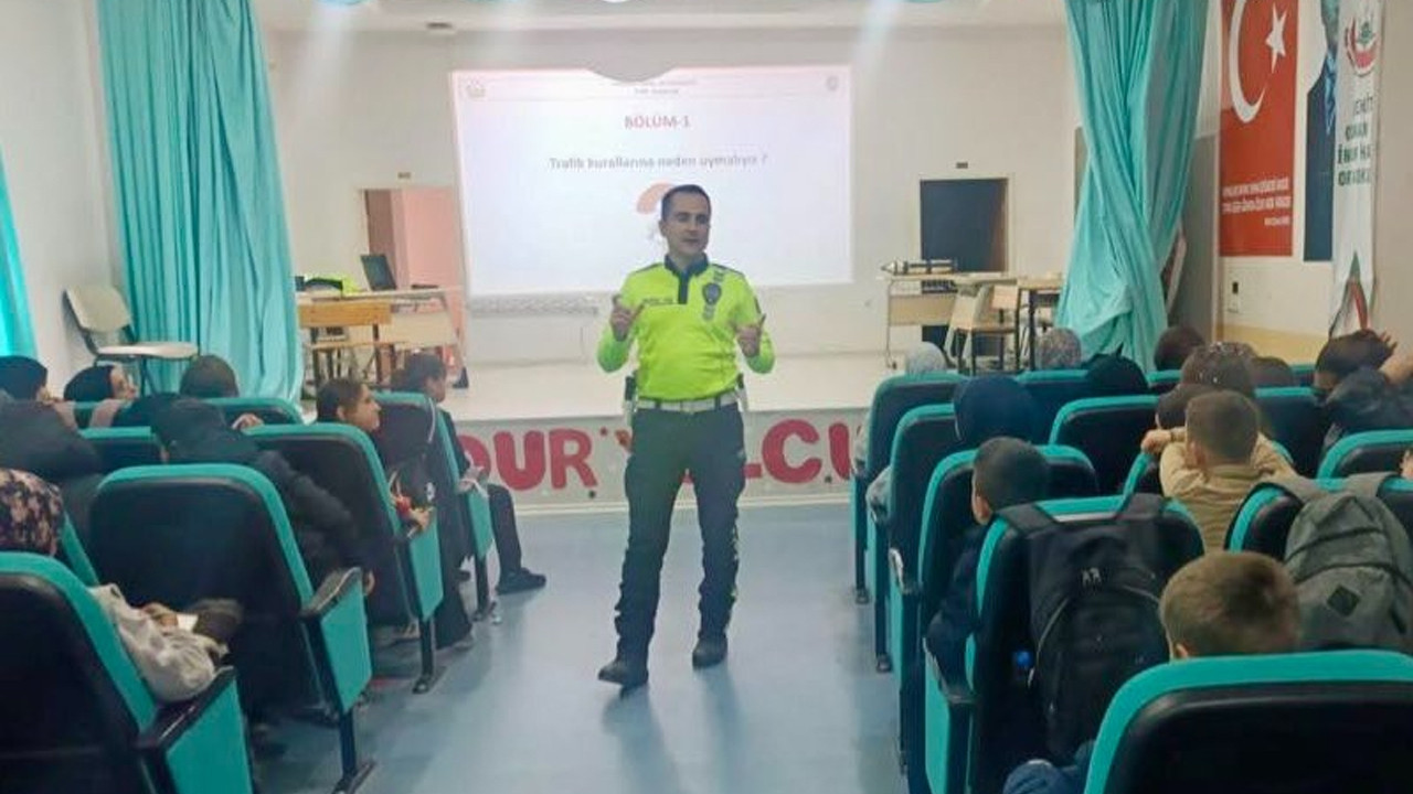 Bilecik’te emniyetten ‘Karayolları Trafik Haftası’ kapsamında bilgilendirme faaliyetleri