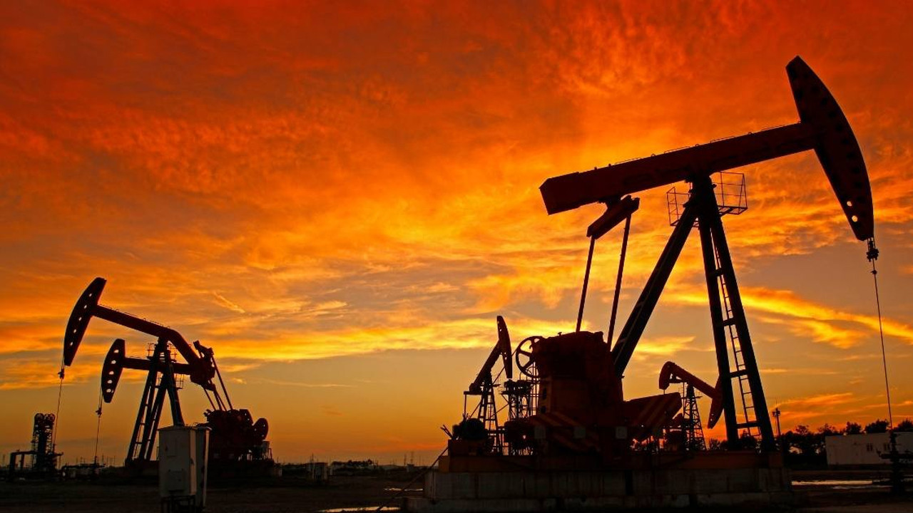 Petrol fiyatlarında dalgalı seyir: Brent 101 doların üzerinde tutunuyor
