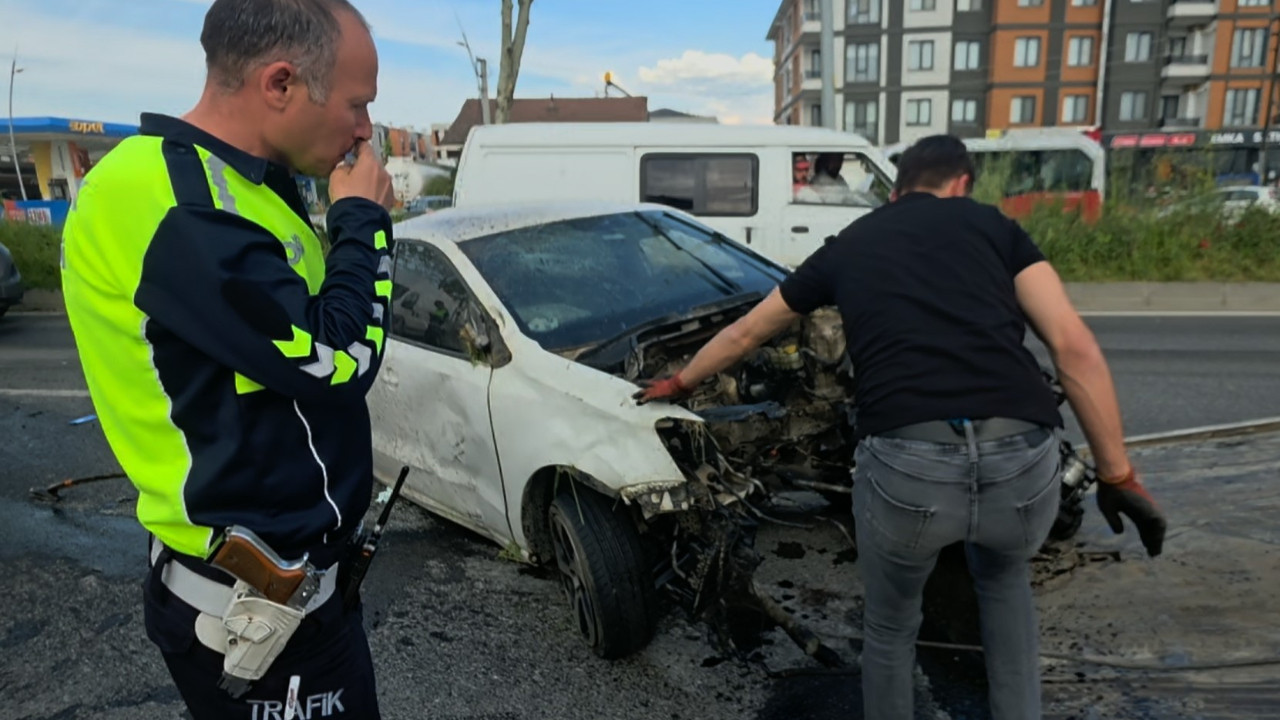 Düzce’de feci kaza: Otomobilin motoru yerinden koptu