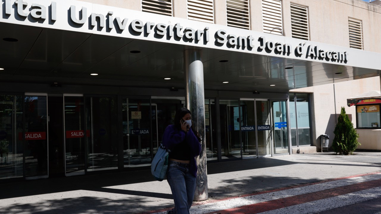Hantavirüs şüphesi: Uçaktaki temaslı yolcu karantinaya alındı