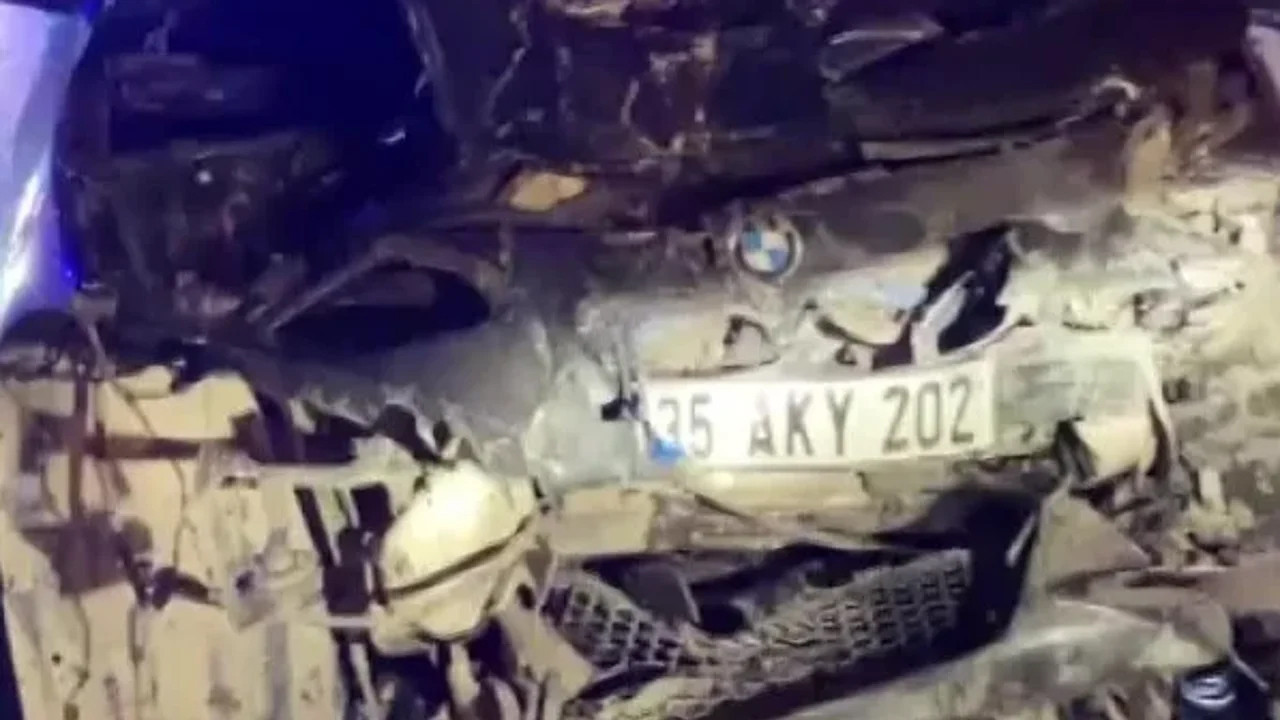 Kocaeli’de korkunç kaza: 4 araç birbirine girdi, 3 yaralı