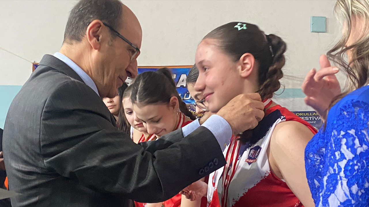 Okullar arası spor festivali coşkusu