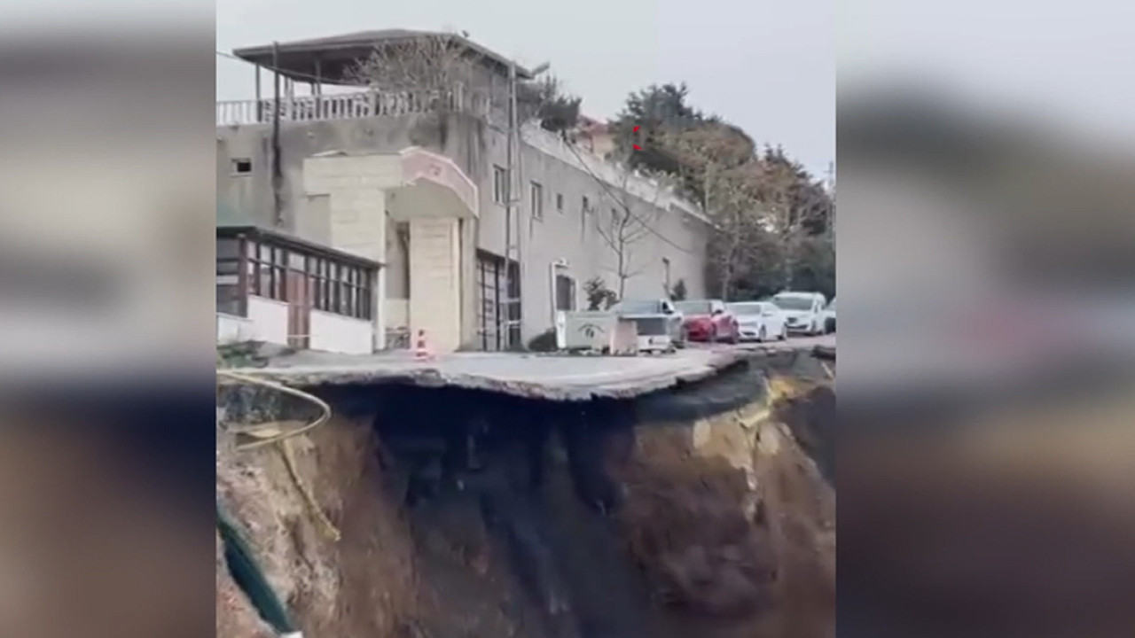 Önce gürültü koptu, sonra yol gitti: Beylikdüzü’ndeki heyelan kameraya böyle yansıdı