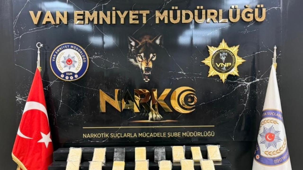 Van’da durdurulan araçtan 16 kilo kokain çıktı