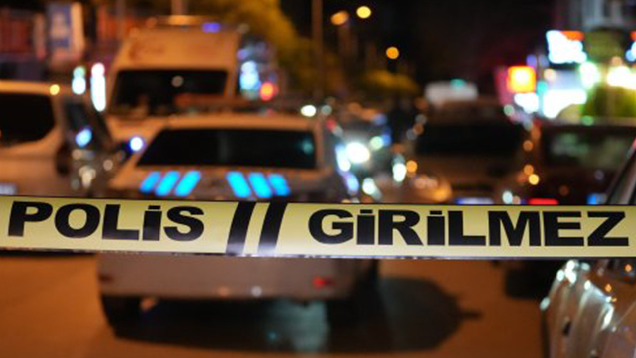 Büyükçekmece’de parkta bıçaklı kavga: 2 yaralı