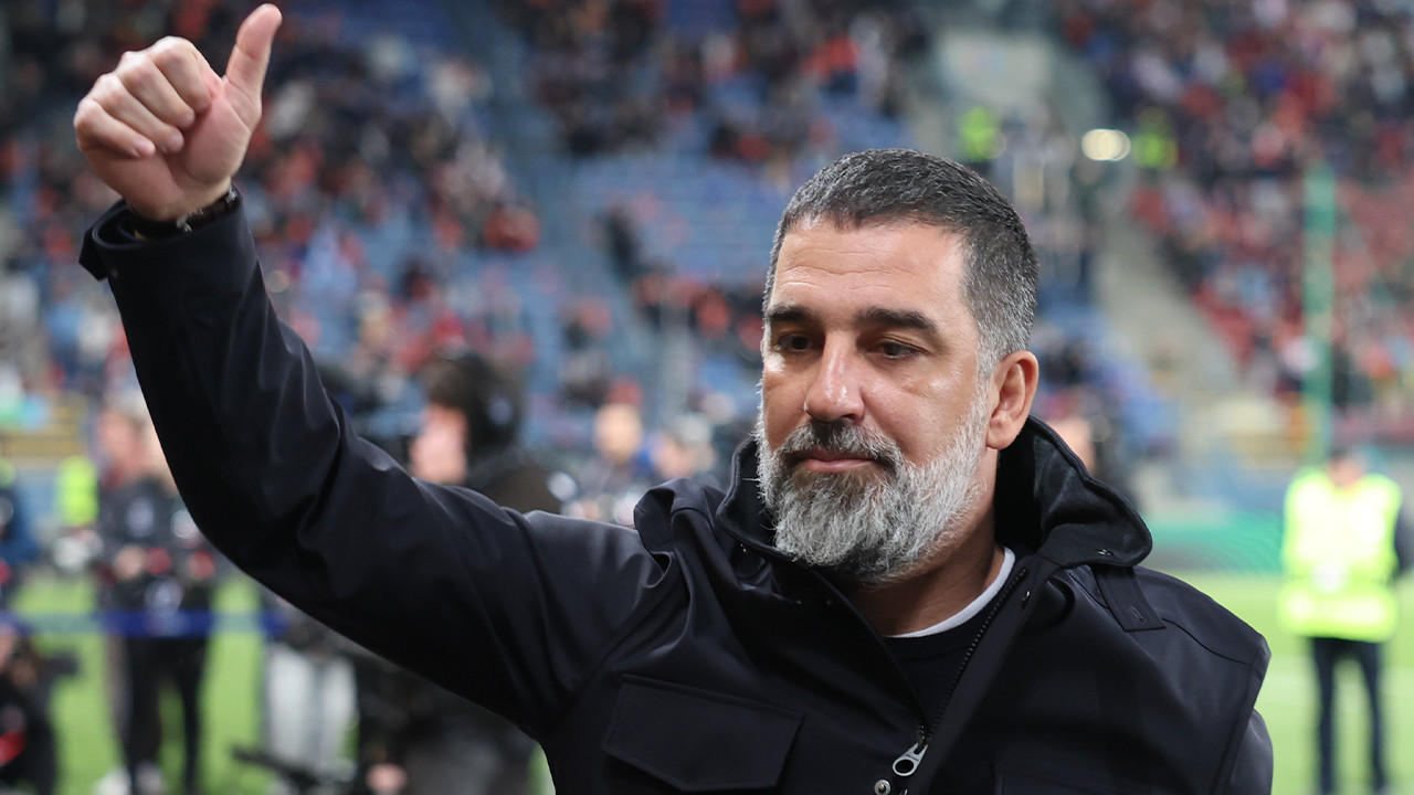 Galatasaray ile Arda Turan arasında karşılıklı şampiyonluk kutlaması