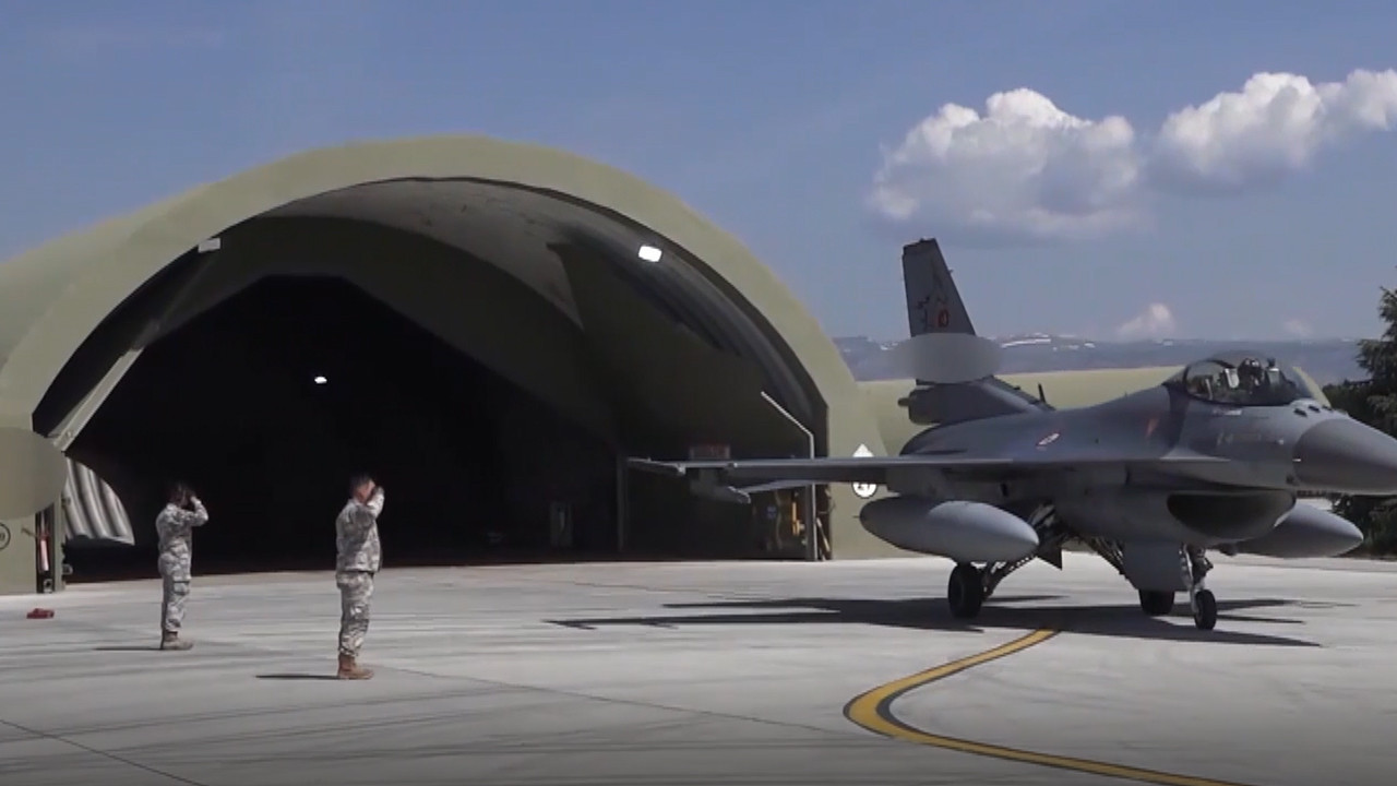 Hangardan çıktılar, hedefe kilitlendiler: Eskişehir’de nefes kesen dakikalar