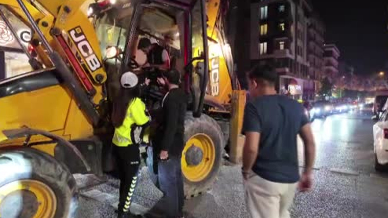 İnşaat kepçesine çıkarak şampiyonluk kutlayan taraftarlara işlem yapıldı