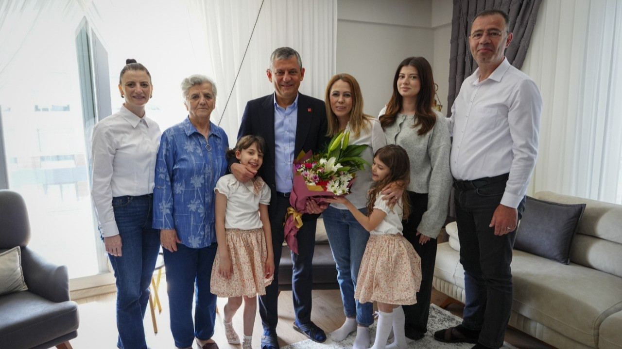 Özgür Özel'den Anneler Günü ziyaretleri