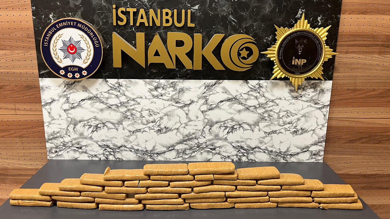 Polisin bastığı ev 'üretim merkezi' gibi: 17 kilo uyuşturucu ele geçirildi