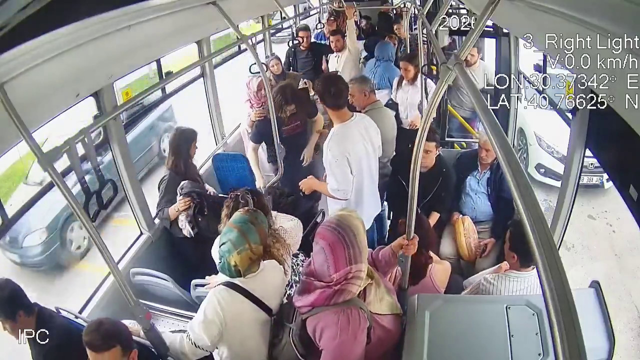 Rahatsızlanan yolcu için güzergah değişti: Otobüsü hastaneye sürdü