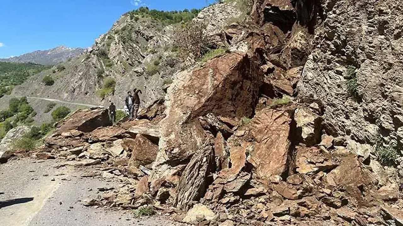 Şemdinli- Derecik kara yolu ulaşıma kapandı