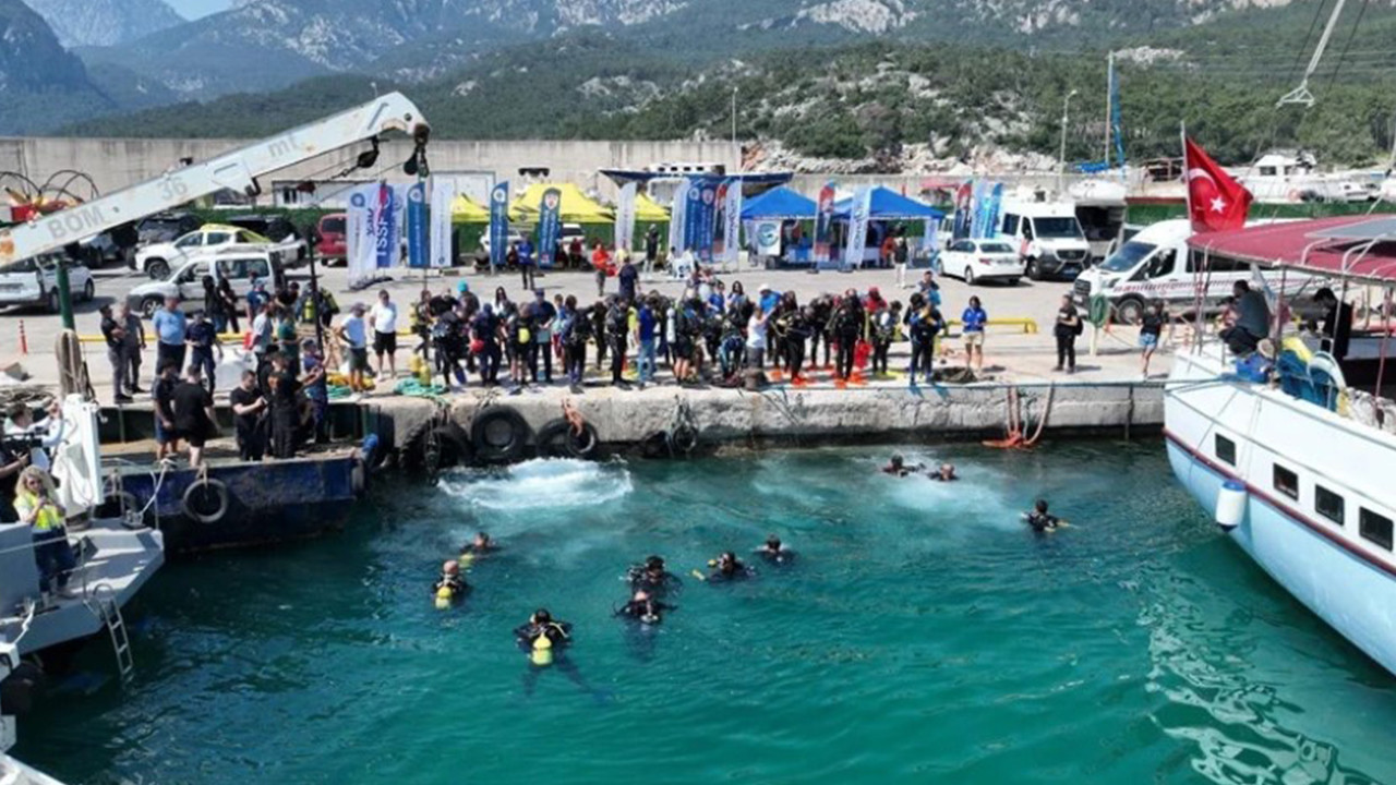 Türkiye'nin turizm başkentinde denizden çıkanlar hayrete düşürdü