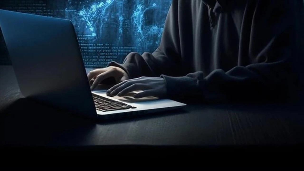 Endonezya'da dev operasyon: 321 yabancı uyruklu gözaltına alındı