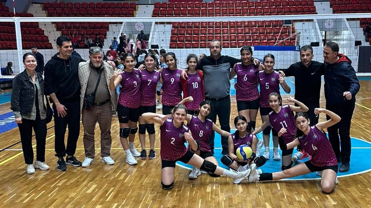 Enkazdan kürsüye: Hataylı öğrenciler Türkiye’ye umut oldu