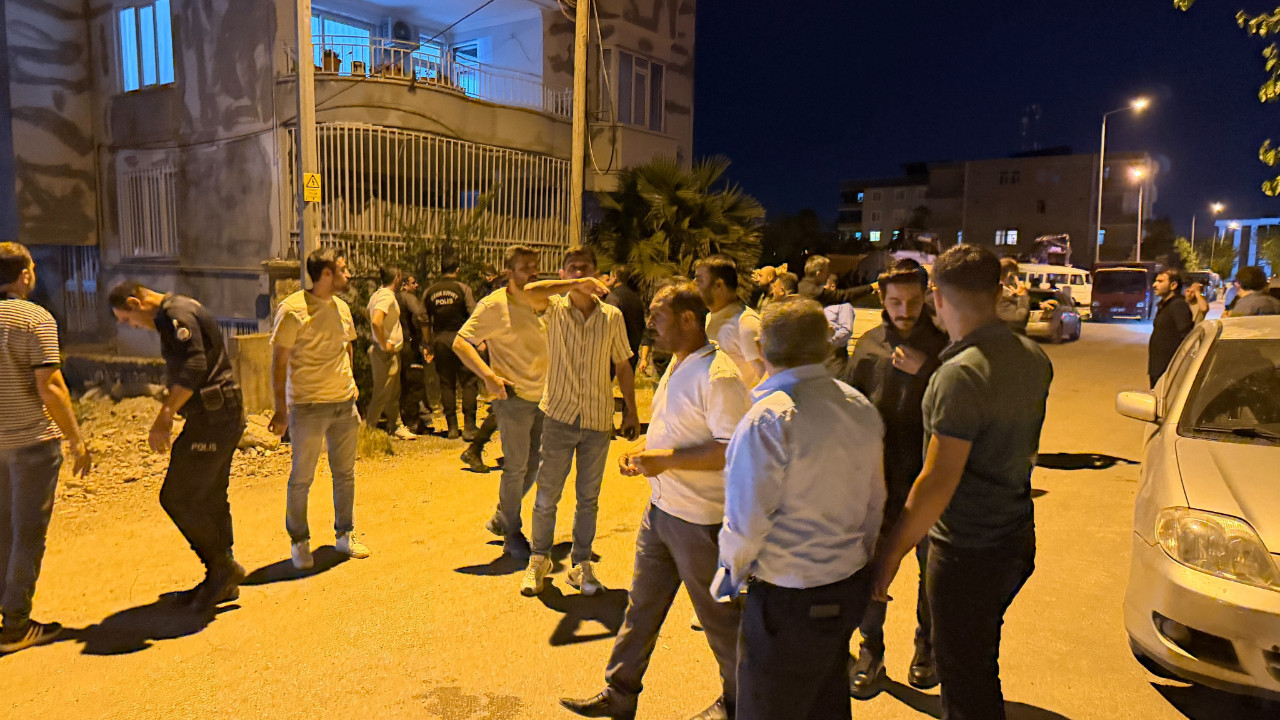 Ev sahibi-kiracı kavgasında ortalık karıştı: Çok sayıda yaralı var