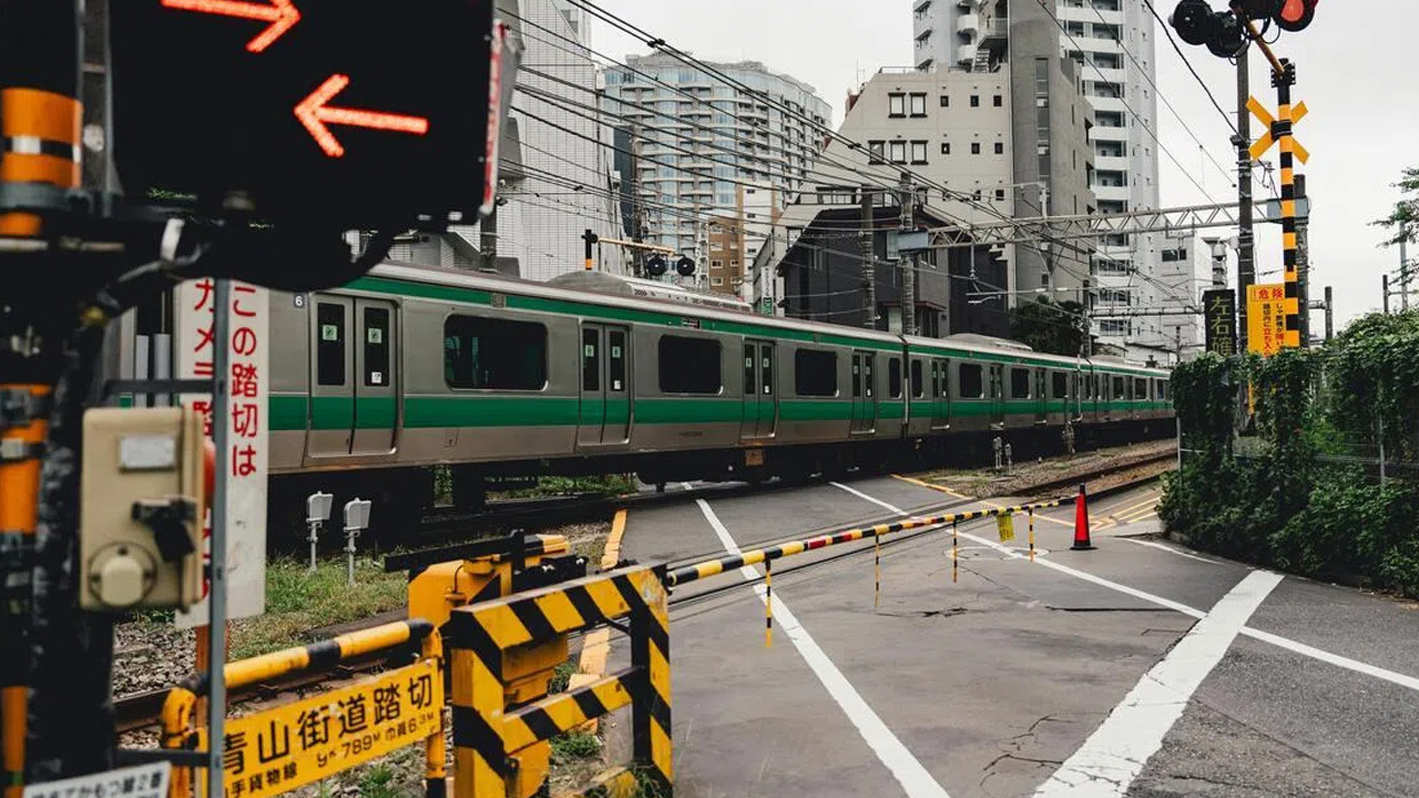 Japonya'da trende koku paniği: Çok sayıda yolcu hastaneye kaldırıldı
