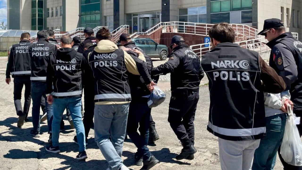 Kars’ta zehir operasyonu: Metamfetaminle yakalanan 2 kişi tutuklandı