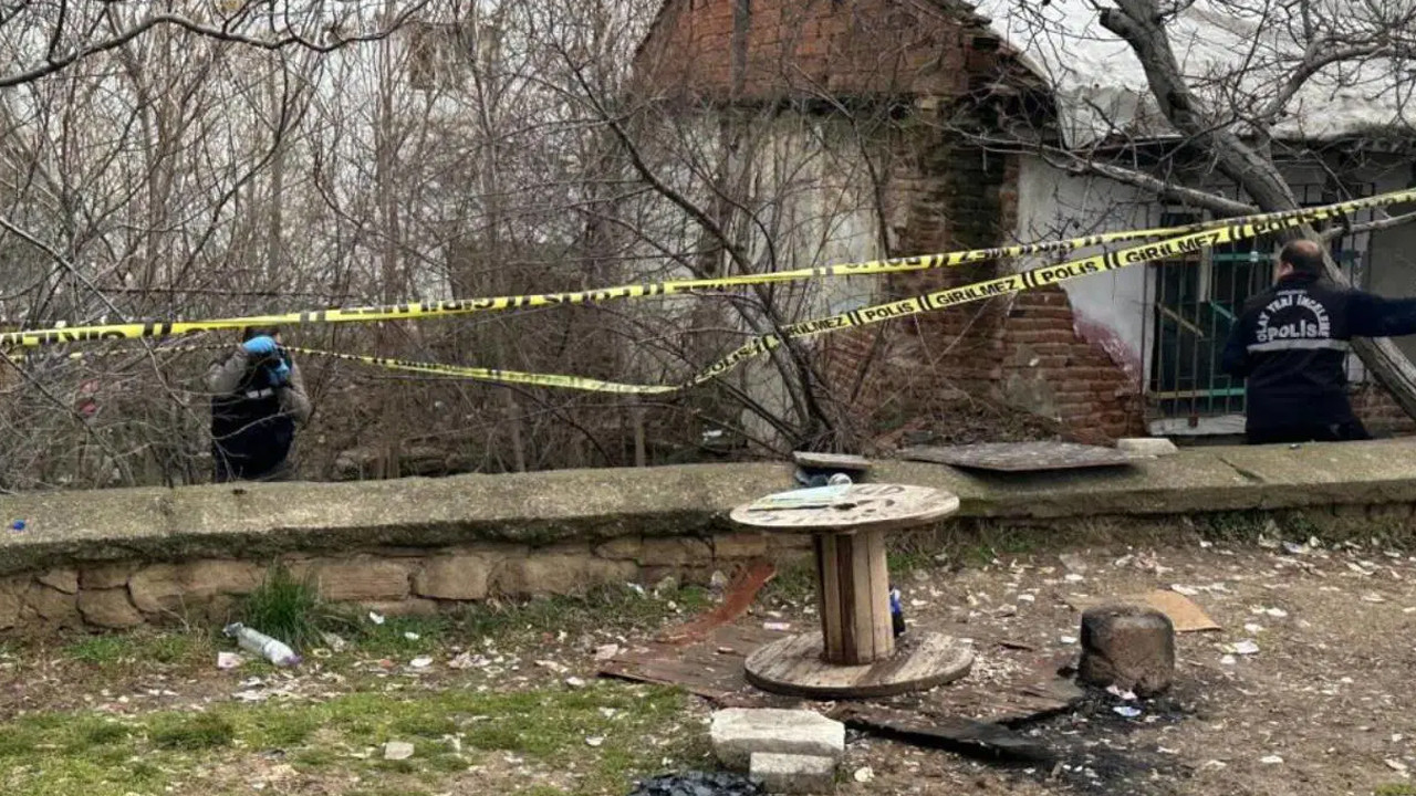 Tarlada ceset bulundu