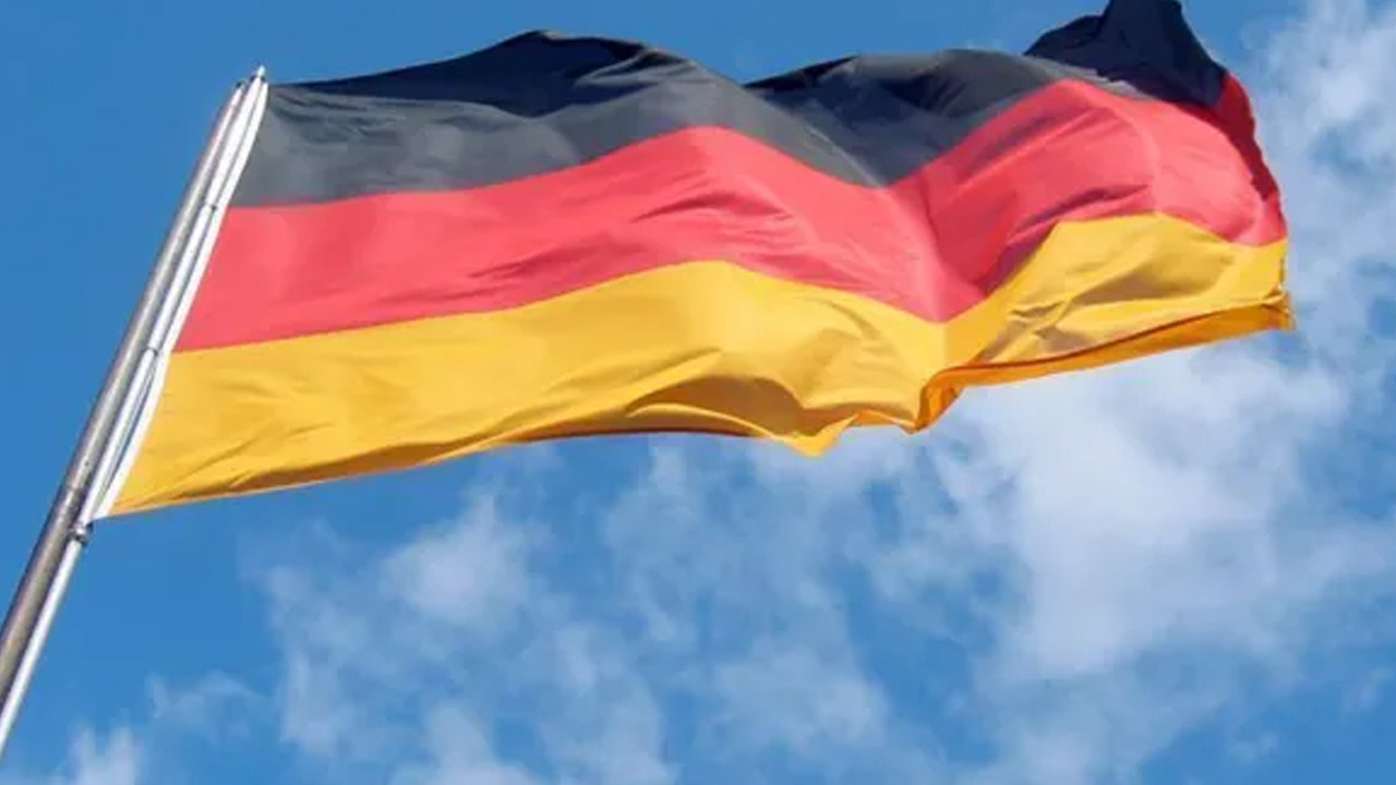 Almanya'nın Baden-Württemberg eyaletinde yeni hükümet kuruldu