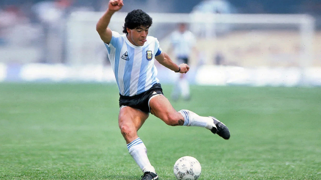 Maradona’nın şüpheli ölümü soruşturmasında iki doktor hakim karşısına çıktı