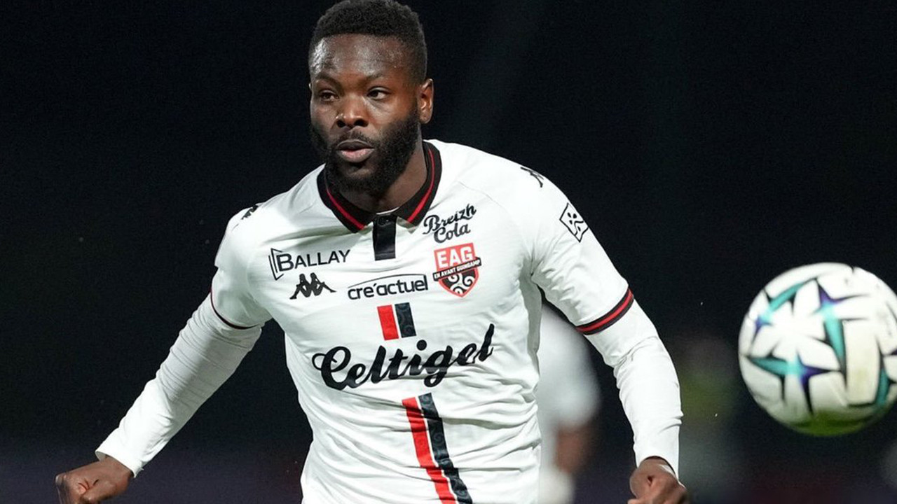 Bursaspor Fransa'nın gol makinesi Louis Mafouta'yı şehre getirdi
