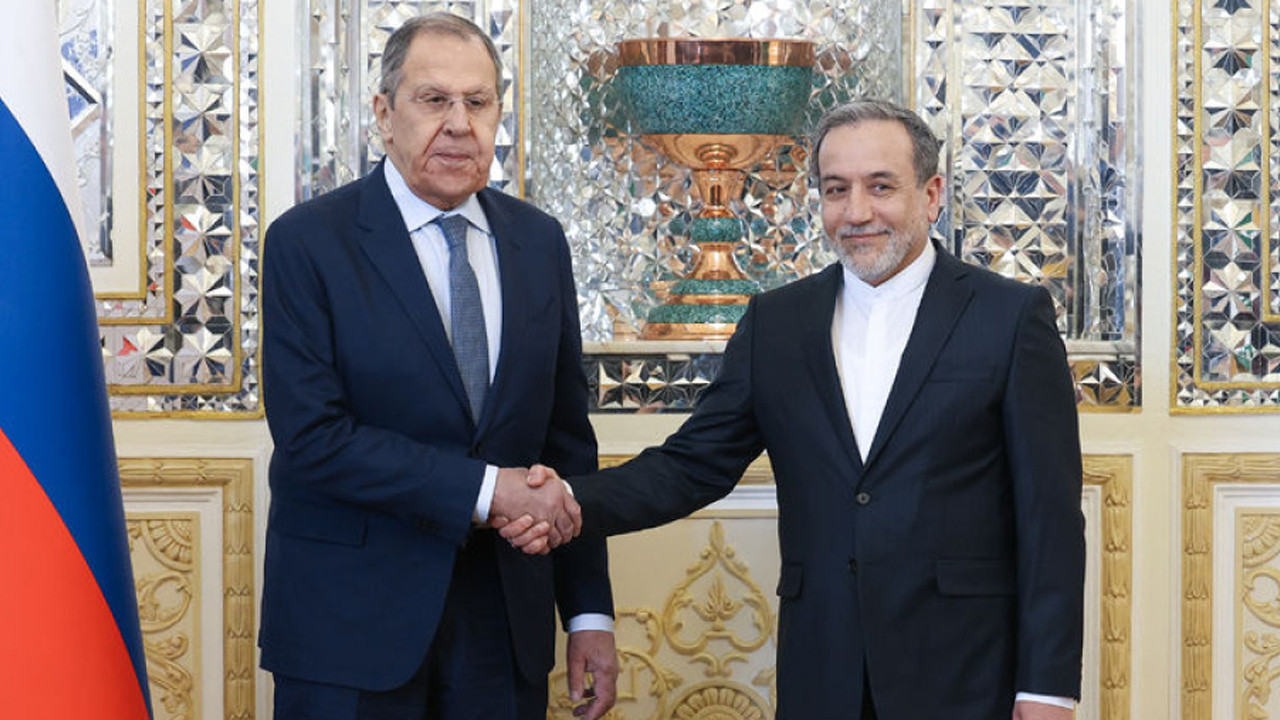 Erakçi ve Lavrov BRICS'te buluştu