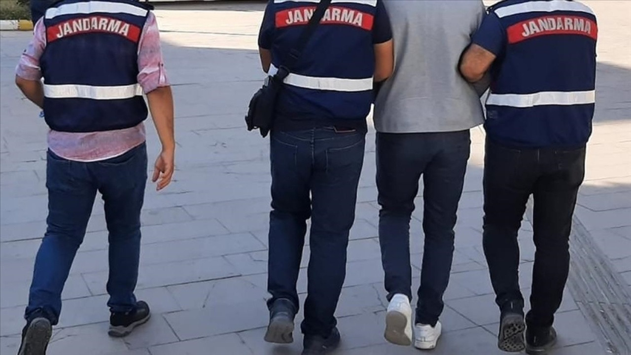 Aracında uyuşturucuyla yakalanan şüpheli tutuklandı
