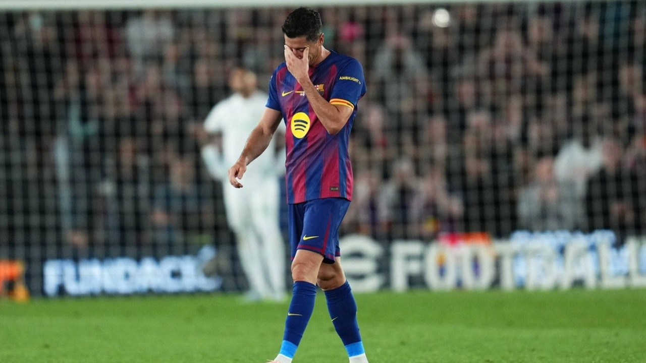 Barcelona 3 golle kazandı, Lewandowski gözyaşlarıyla veda etti