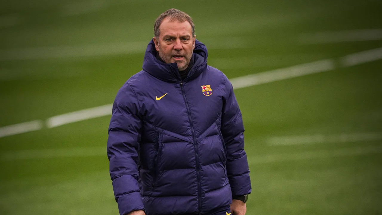 Barcelona Hansi Flick’in sözleşmesini 2028 yılına kadar uzattı