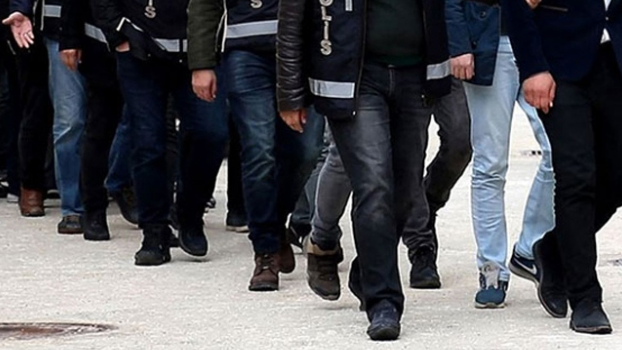 FETÖ operasyonları sürüyor: 7'si aktif görevde 24 kişiye gözaltı