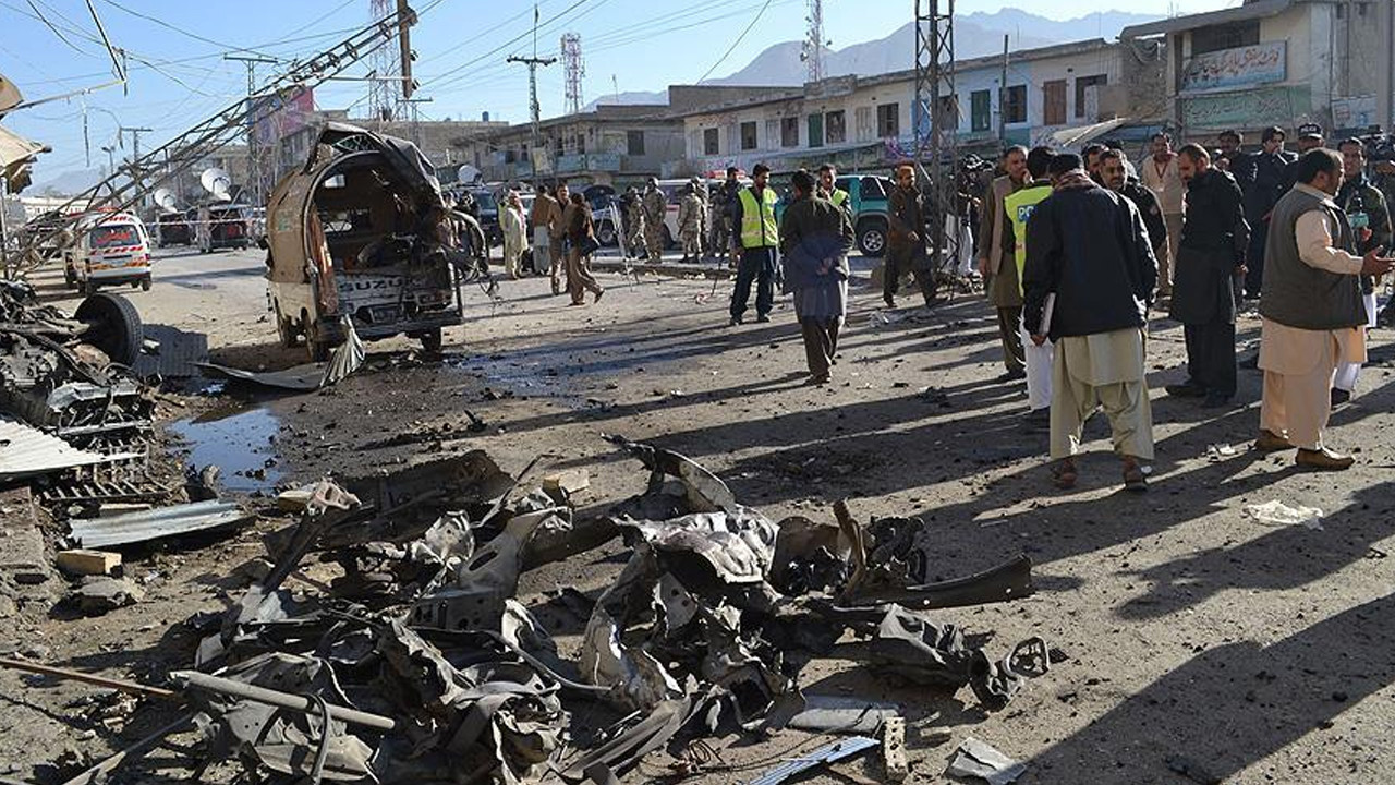 Pakistan’da pazar yerinde patlama
