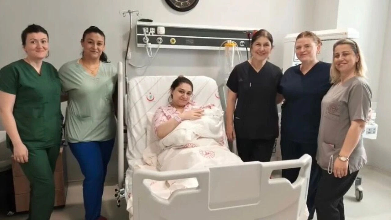 Yeni hastanenin ilk bebeği doğdu